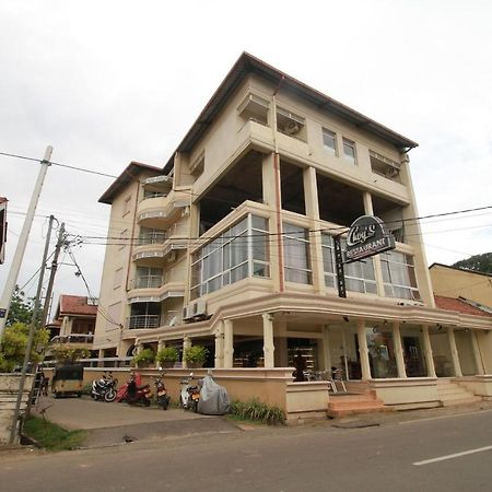 Oyo 317 Choy'S Waterfront Residence نيجومبو المظهر الخارجي الصورة