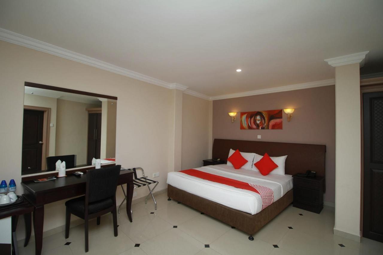Oyo 317 Choy'S Waterfront Residence نيجومبو المظهر الخارجي الصورة