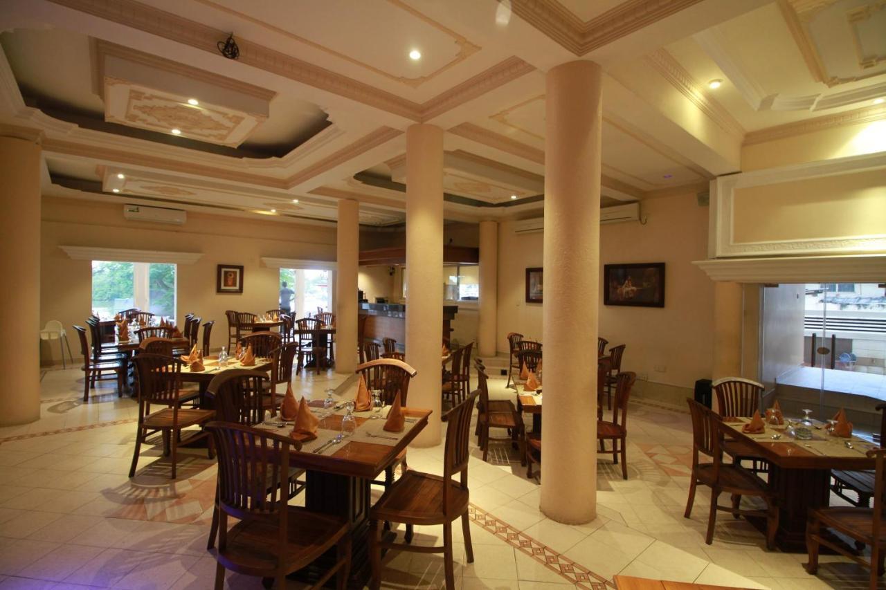 Oyo 317 Choy'S Waterfront Residence نيجومبو المظهر الخارجي الصورة