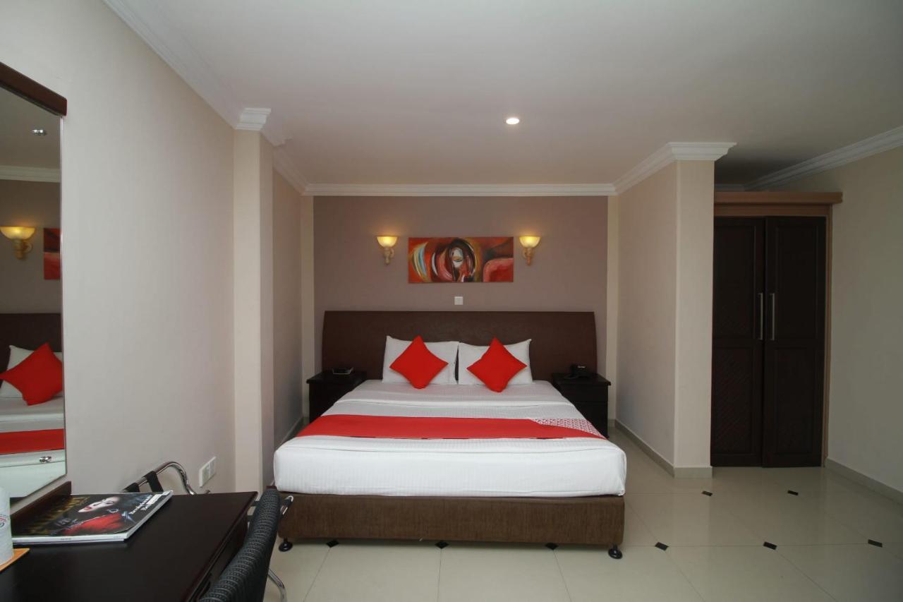 Oyo 317 Choy'S Waterfront Residence نيجومبو المظهر الخارجي الصورة