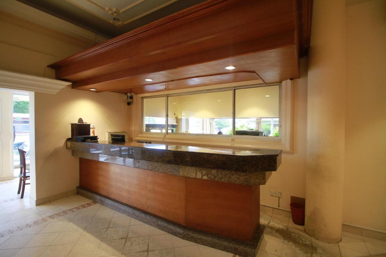 Oyo 317 Choy'S Waterfront Residence نيجومبو المظهر الخارجي الصورة